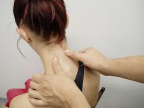 Massage zur Behandlung und Vorbeugung von zervikaler Osteochondrose